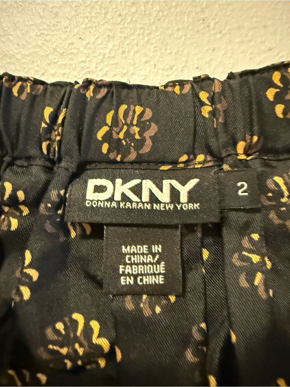 DKNY Skirt Silk Women's Size 2 Career Floral Pleated Above Knee Mini Oversized